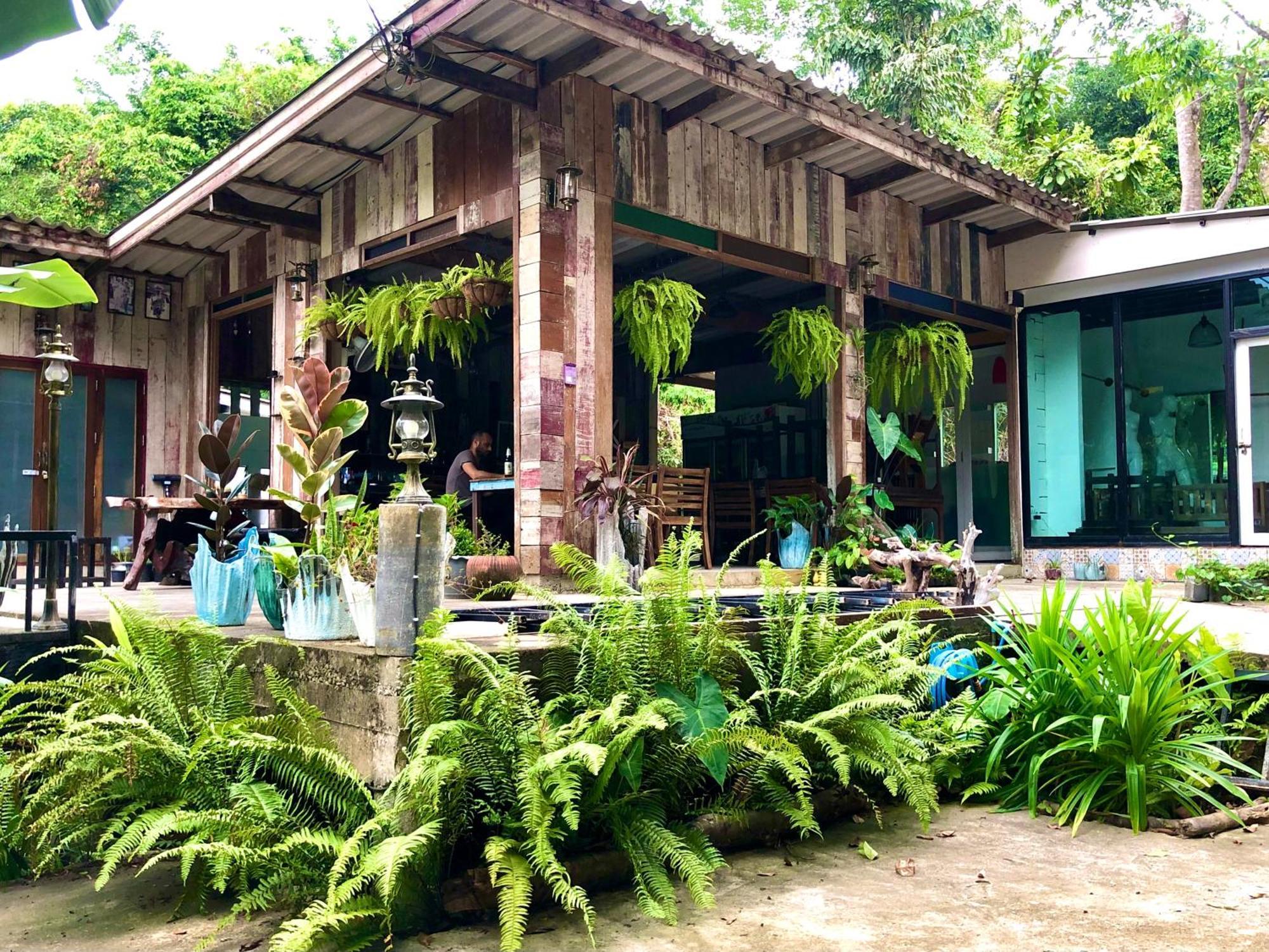 Wave-F Hotel Ko Kut Exterior foto